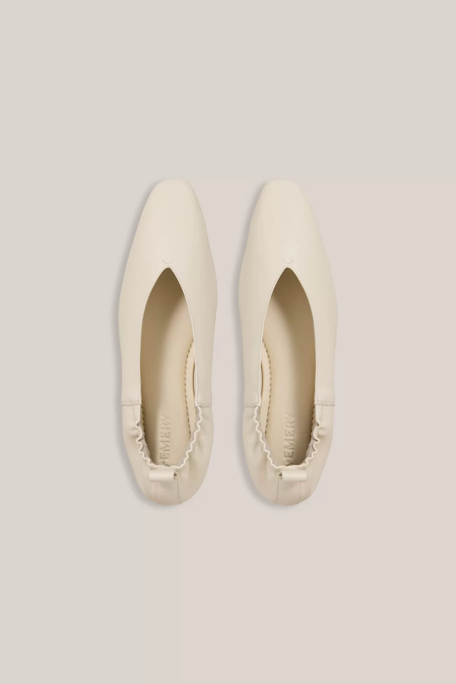 Flats<A.EMERY BRIE FLAT
