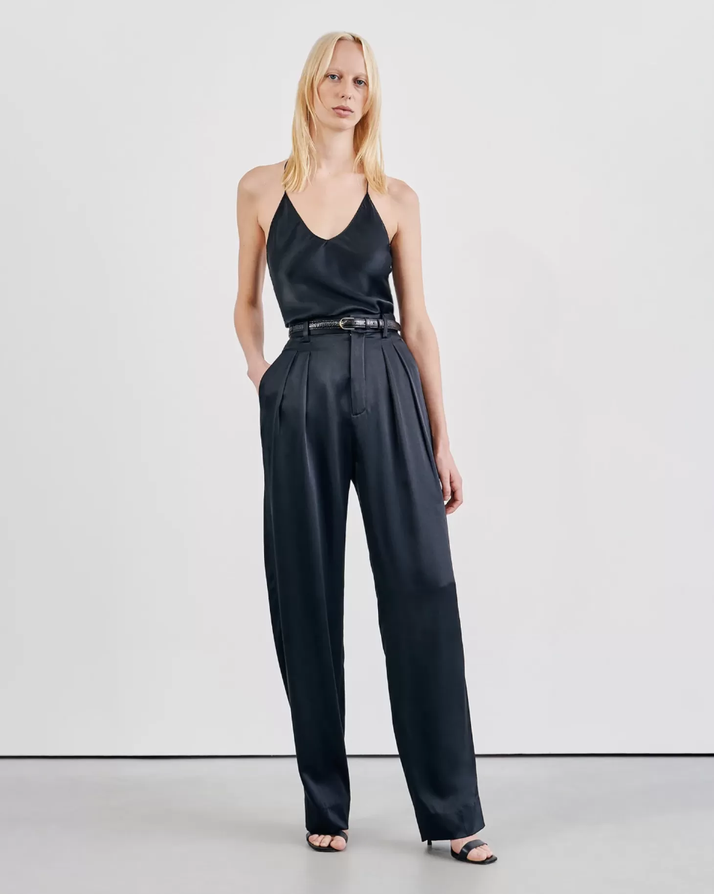 Pants<NILI LOTAN ETIENNE PLEATED SILK PANT