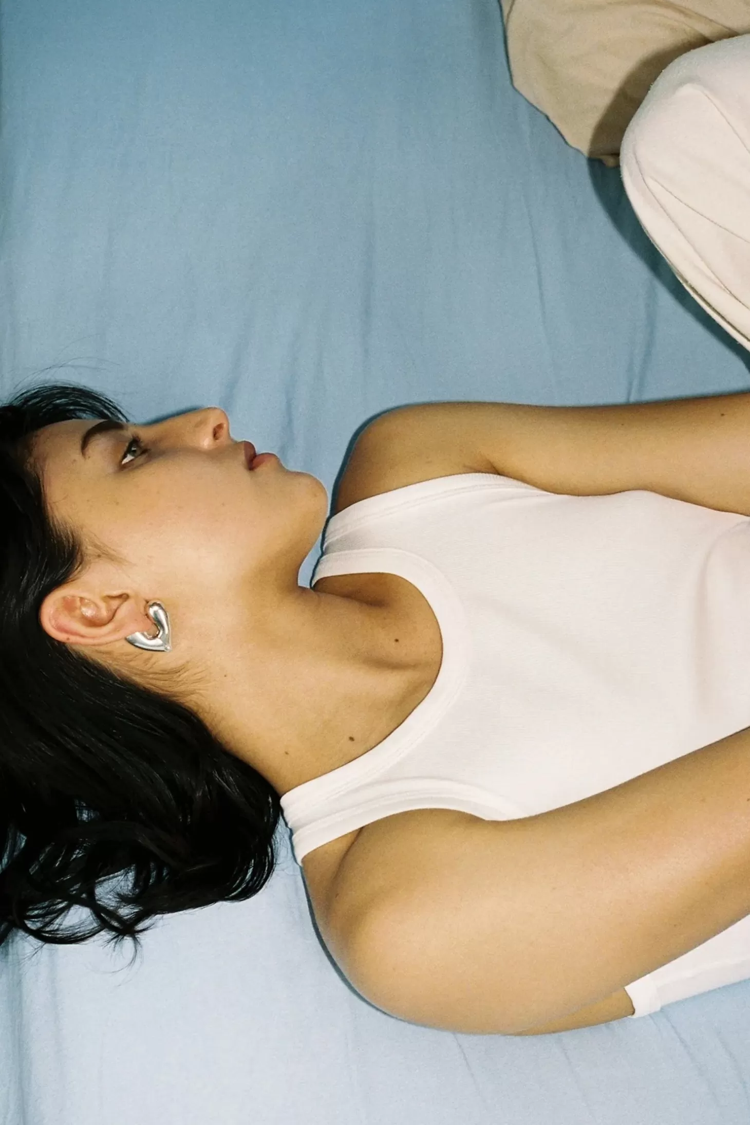 Jewellery<ANNIKA INEZ HEART HOOPS - LARGE Gold