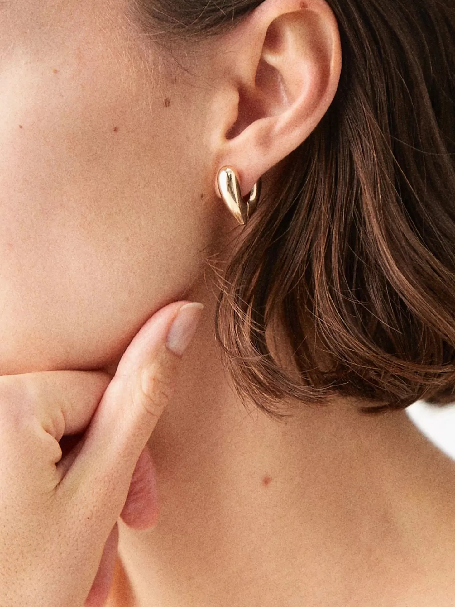 Jewellery<ANNIKA INEZ HEART HOOPS - SMALL