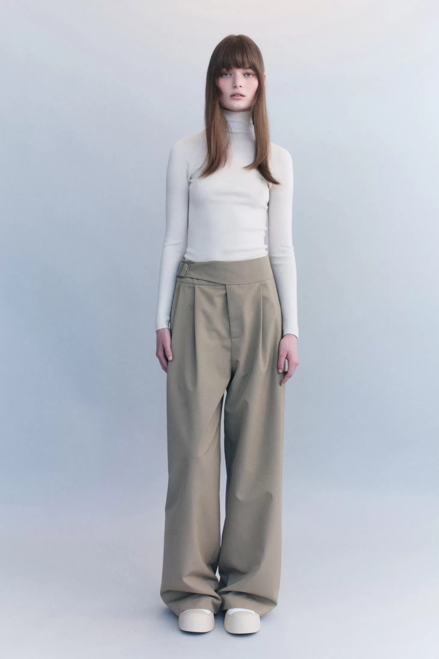 Tops<COURTNEY ZHENG MERLE HIGH NECK MERINO TOP Ivory
