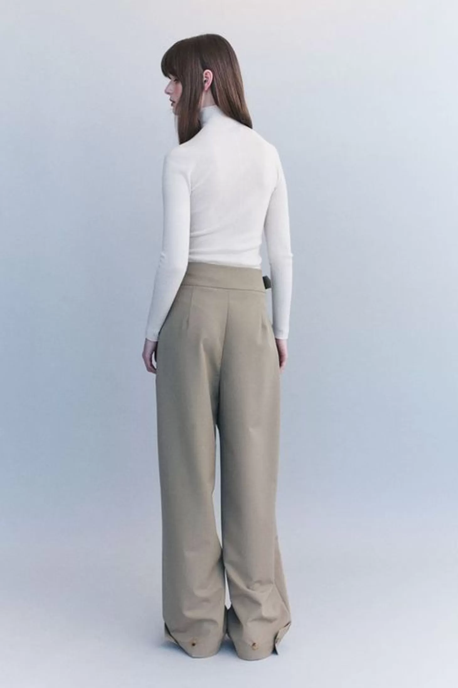 Tops<COURTNEY ZHENG MERLE HIGH NECK MERINO TOP Ivory