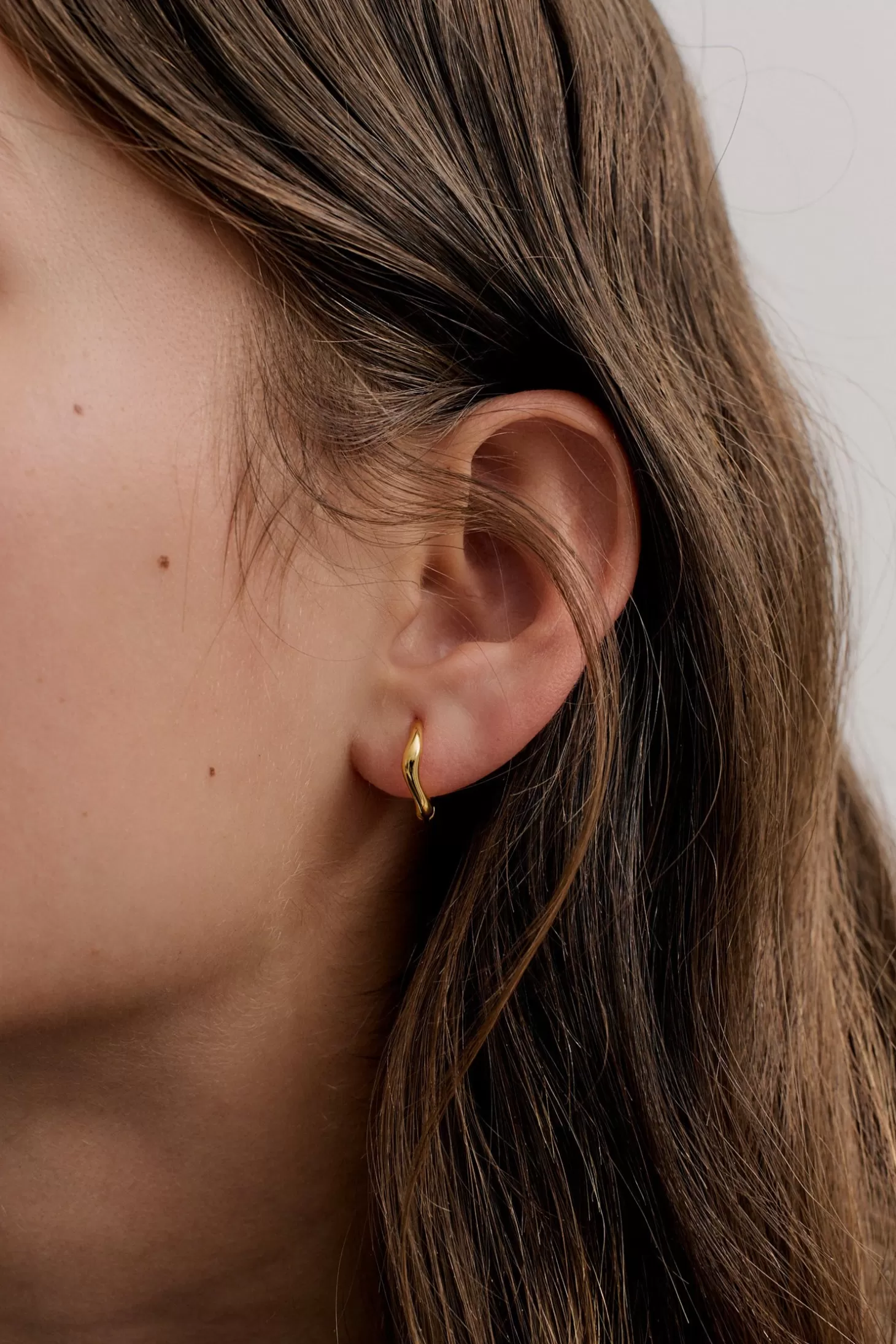 Jewellery<ANNA ROSSI SOFT WAVE HUGGIE