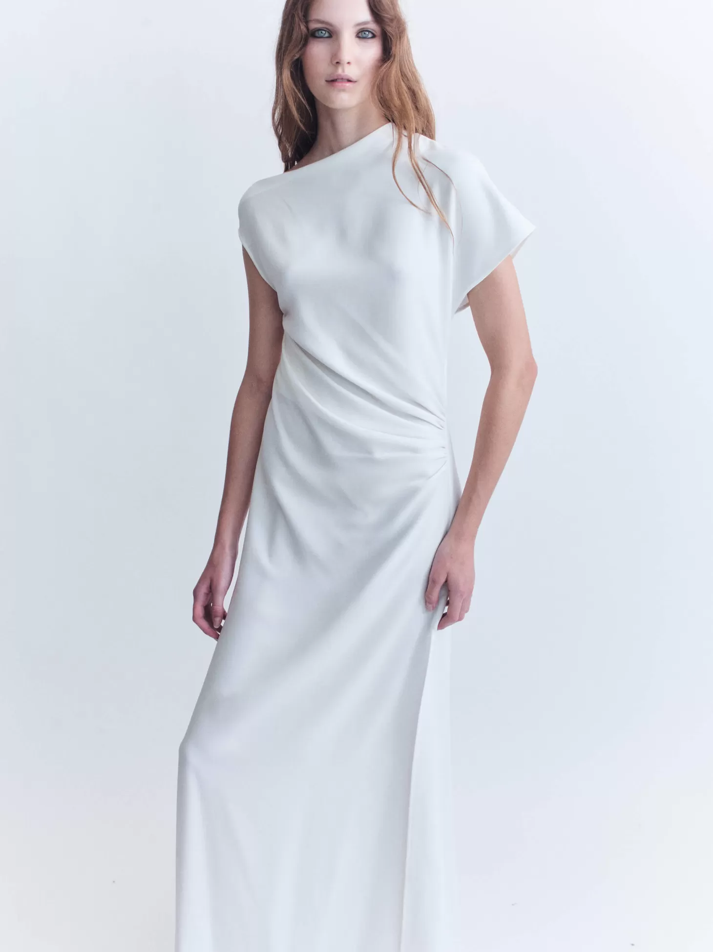 Dresses<COURTNEY ZHENG TWIST BACK GOWN